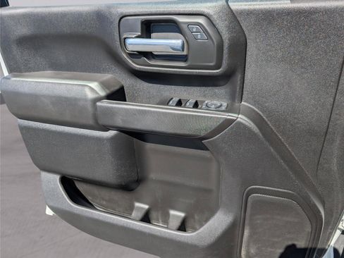 Used 2025 Chevrolet Silverado 2500 Custom w/ Custom Value Package image 15