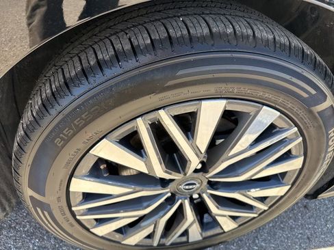 Used 2024 Nissan Altima 2.5 SV image 13