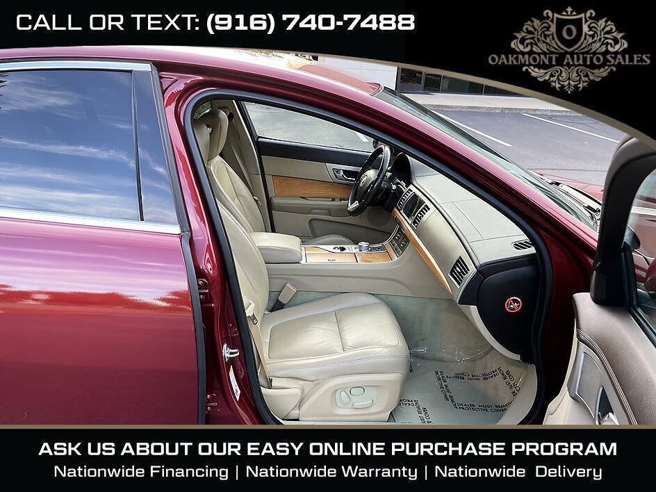 Used 2010 Jaguar XF Luxury RWD image 12