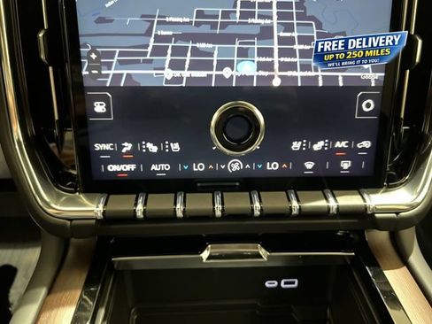New 2026 GMC Yukon Denali w/ Advanced Technology Package AWD/4WD image 17