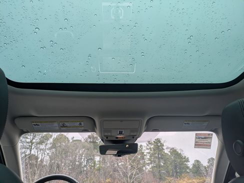 Used 2020 Land Rover Range Rover Evoque SE image 25