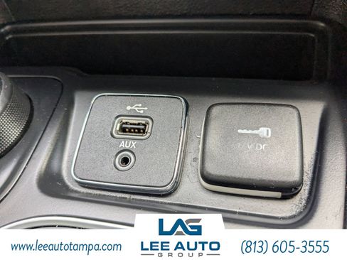 Used 2019 Jeep Cherokee Latitude Plus image 21