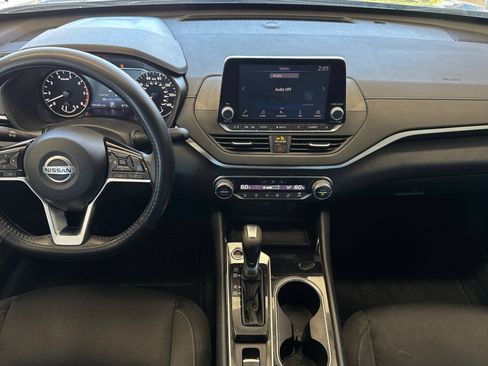 Used 2020 Nissan Altima 2.5 SV FWD image 9