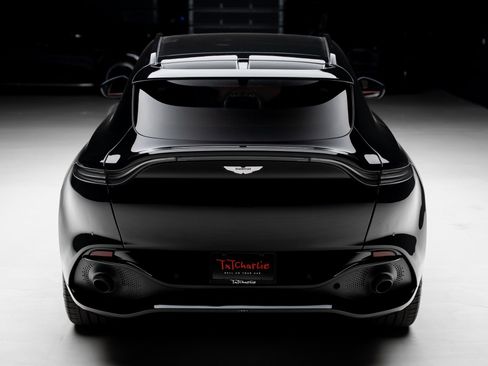 Used 2021 Aston Martin DBX image 25