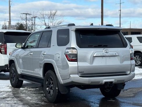 Used 2024 Toyota 4Runner SR5 image 40