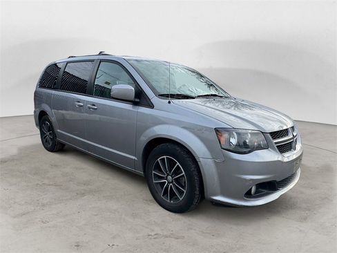 Used 2018 Dodge Grand Caravan GT image 4