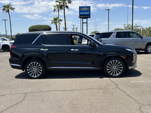 Used 2023 Hyundai Palisade Calligraphy w/ Cargo Package FWD image 6