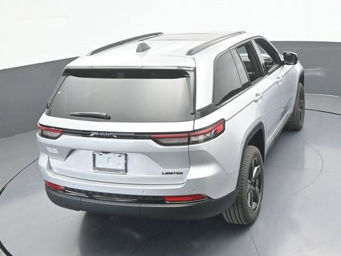 New 2025 Jeep Grand Cherokee Limited w/ Black Appearance Package RWD image 45