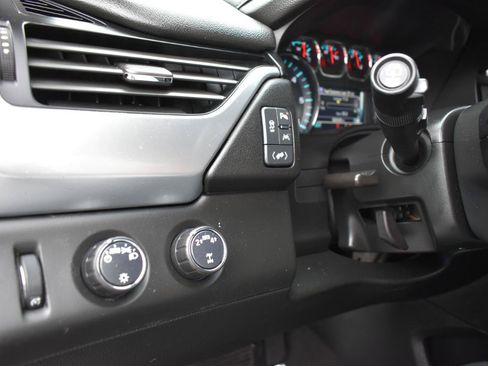 Used 2019 Chevrolet Suburban LT AWD/4WD image 43