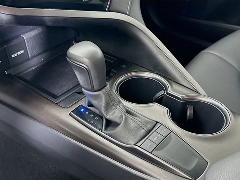 Used 2024 Toyota Camry SE image 16