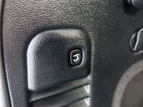 Used 2020 Jeep Grand Cherokee Altitude image 30