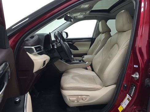 Used 2020 Toyota Highlander Limited AWD/4WD image 7