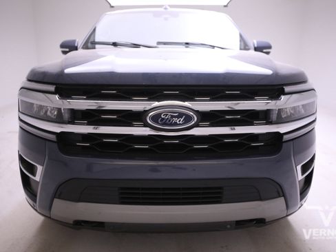 Used 2022 Ford Expedition Limited image 8