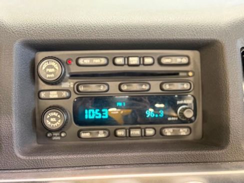 Used 2004 Chevrolet SSR w/ Preferred Equipment Group image 27