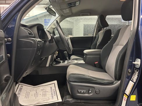 Used 2014 Toyota 4Runner 4WD image 10