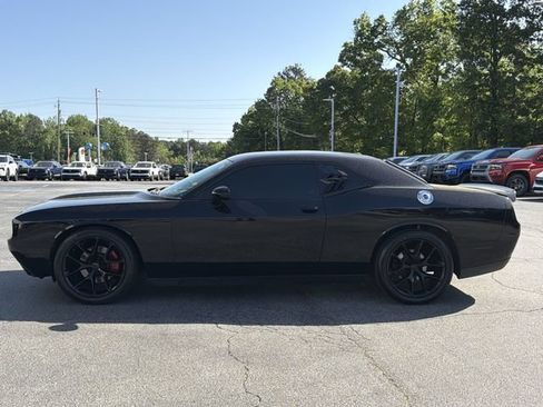 Used 2022 Dodge Challenger GT RWD image 2