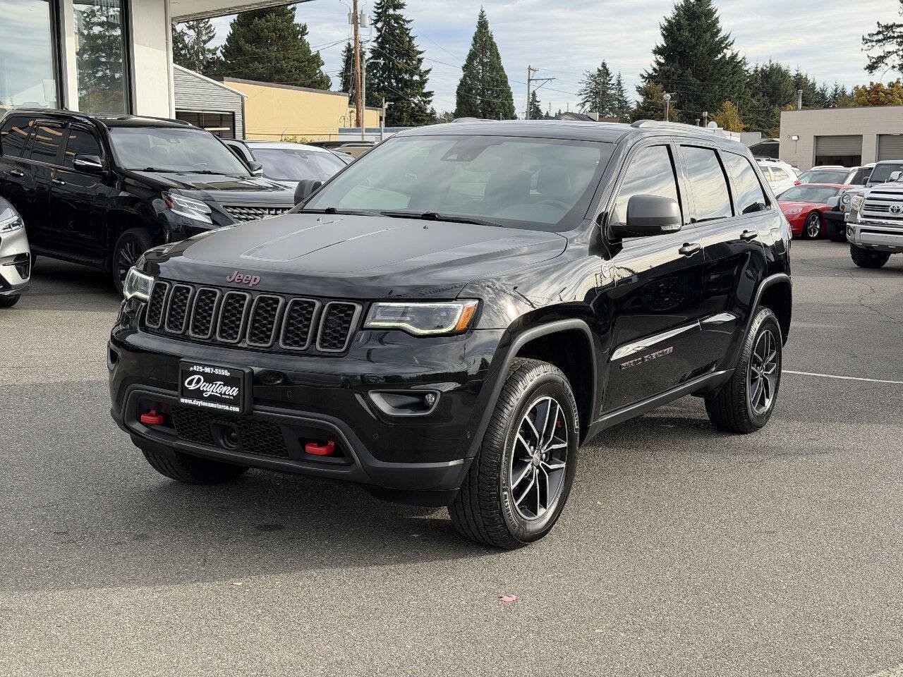 Used 2017 Jeep Grand Cherokee Trailhawk w/ Trailhawk Luxury Group AWD/4WD image 1