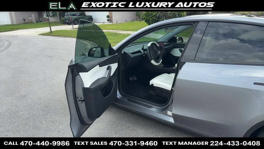 Used 2026 Tesla Model Y Performance AWD/4WD image 1
