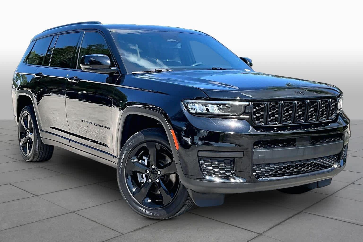 Used 2023 Jeep Grand Cherokee L Laredo AWD/4WD image 3