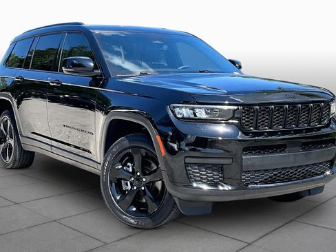 Used 2023 Jeep Grand Cherokee L Laredo AWD/4WD image 3