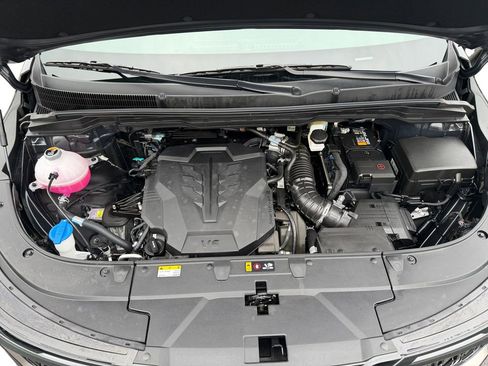 Used 2025 Kia Carnival image 23