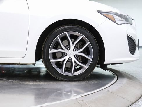 Used 2019 Acura ILX w/ Premium Package image 4