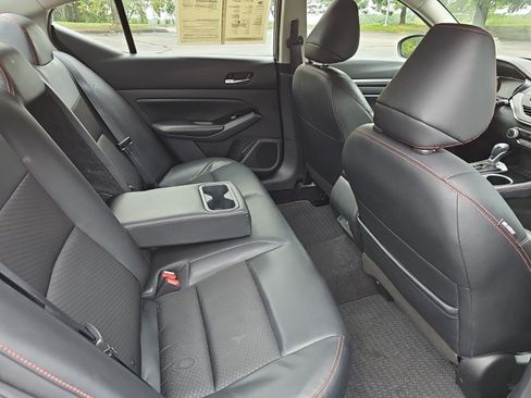 Used 2024 Nissan Altima 2.5 SR FWD image 15