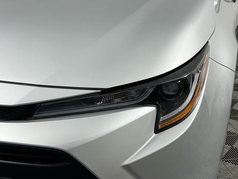 Used 2026 Toyota Corolla LE FWD image 11