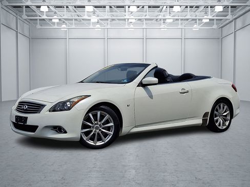 Used 2015 INFINITI Q60 Convertible w/ Premium Package RWD image 1