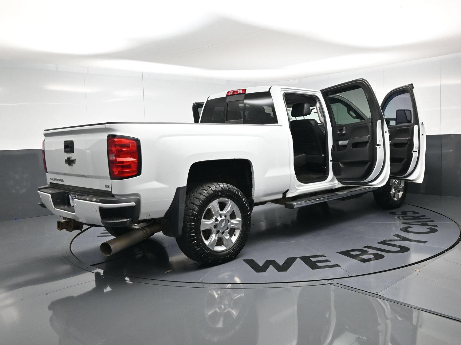 Used 2017 Chevrolet Silverado 2500 LTZ w/ Duramax Plus Package AWD/4WD image 27