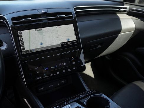 Used 2024 Hyundai Tucson Limited image 18