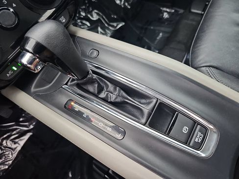 Used 2018 Honda HR-V LX image 28