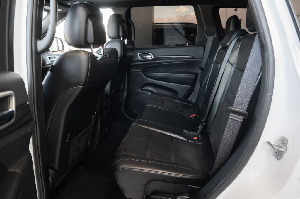 Used 2021 Jeep Grand Cherokee Laredo X RWD image 36