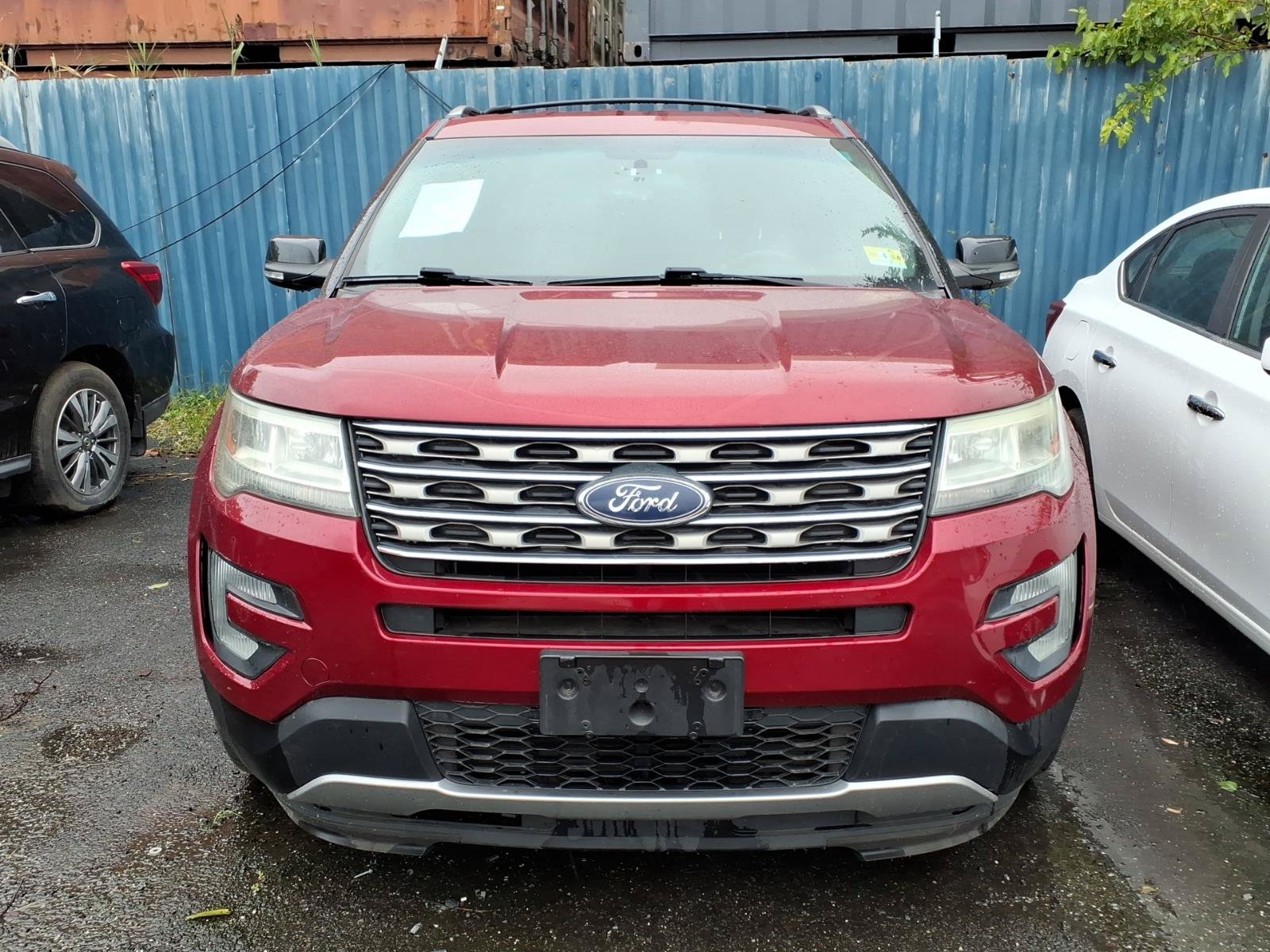 Used 2017 Ford Explorer XLT AWD/4WD image 2