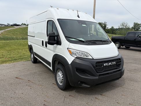 New 2025 RAM ProMaster 2500 FWD image 7
