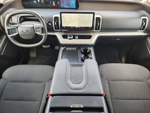 Certified 2025 Ford Expedition Active AWD/4WD image 27