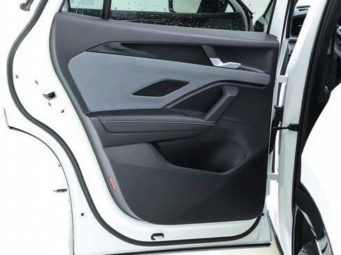 New 2026 Volkswagen Tiguan SE R-Line image 17