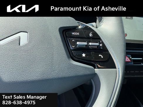 New 2025 Kia Niro SX image 12