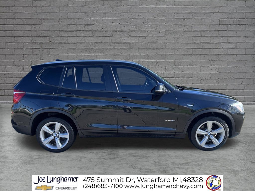 Used 2017 BMW X3 xDrive28i AWD/4WD image 2