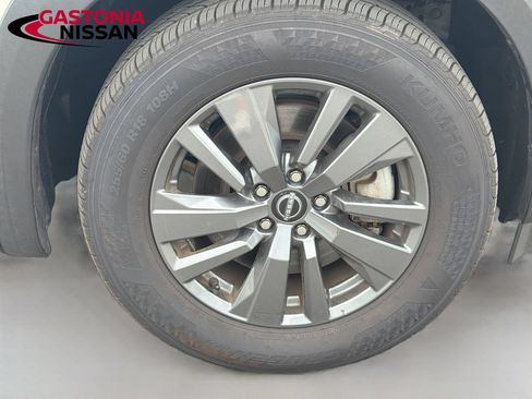 Used 2023 Nissan Pathfinder SV AWD/4WD image 11