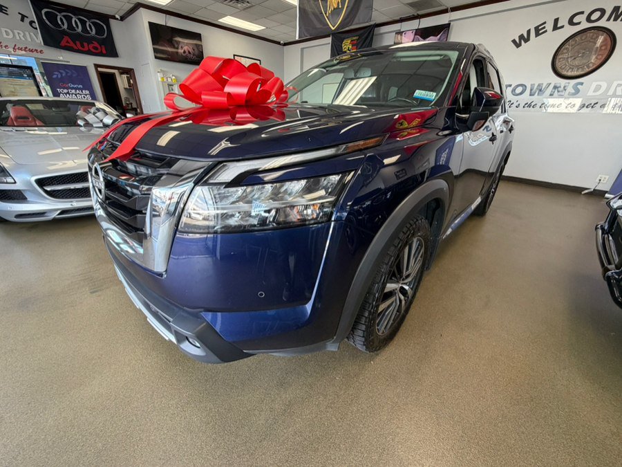 Used 2022 Nissan Pathfinder Platinum AWD/4WD image 8