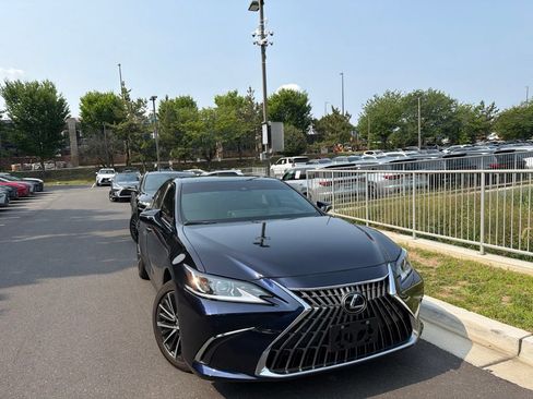 Used 2025 Lexus ES 350 w/ Premium Package FWD image 3