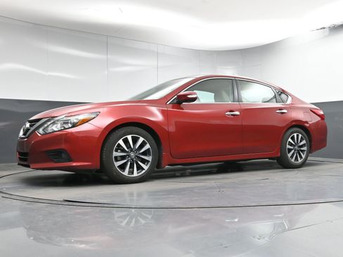 Used 2017 Nissan Altima 2.5 SL w/ 2.5 Technology Package image 24