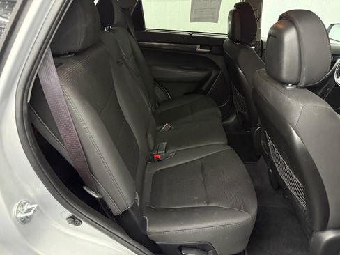 Used 2015 Kia Sorento LX FWD image 8
