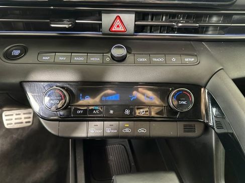 Certified 2025 Hyundai Elantra SEL image 55