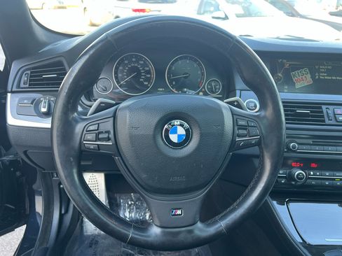 Used 2013 BMW 550i xDrive Sedan image 19