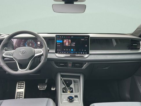 New 2026 Volkswagen Tiguan SE R-Line image 11