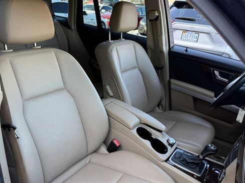 Used 2011 Mercedes-Benz GLK 350 4MATIC image 9