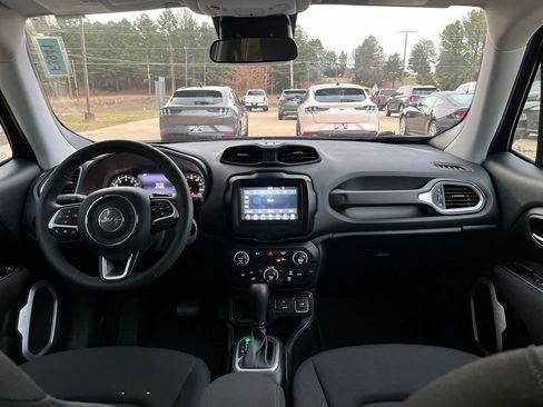Used 2021 Jeep Renegade Latitude image 13