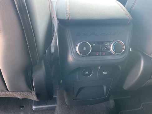 Used 2025 Ford Explorer ST image 23